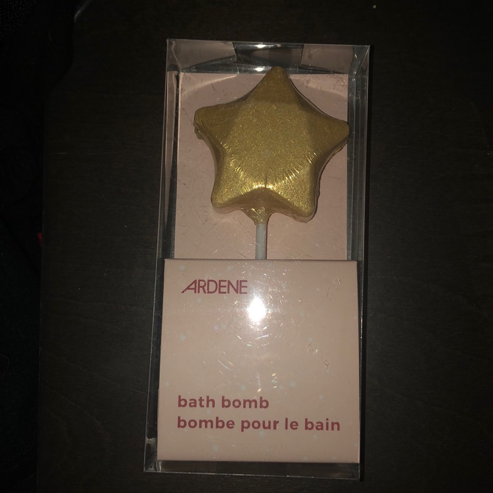 Bath bomb